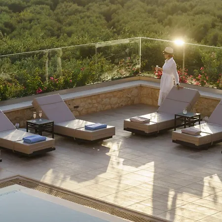Elegant Stone With Private Pool & Sunset Views *