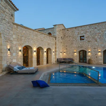 Elegant Stone With Private Pool & Sunset Views