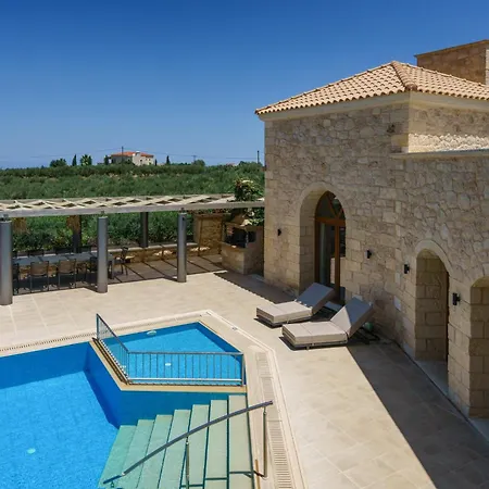Elegant Stone With Private Pool & Sunset Views