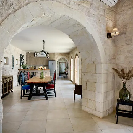Elegant Stone With Private Pool & Sunset Views